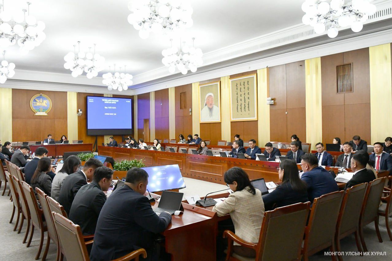 Төрийн байгуулалтын байнгын хороо 2025 оны төсвийн тухай хуулиудын төслийн хоёр дахь хэлэлцүүлгийг явууллаа