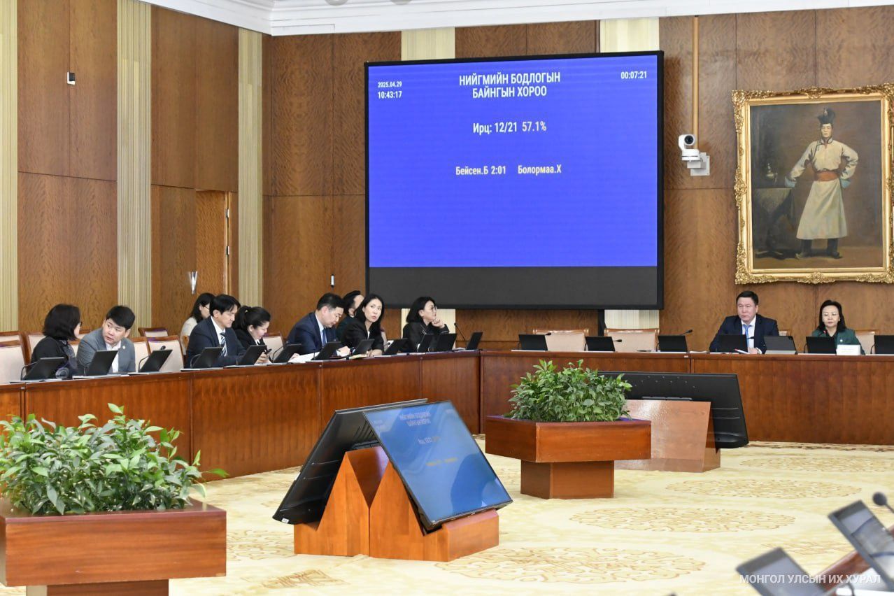 Эрүүл мэндийн даатгалын үндэсний зөвлөлийн даатгуулагчийг төлөөлсөн гишүүнээр Б.Рагчааг томилохыг дэмжив