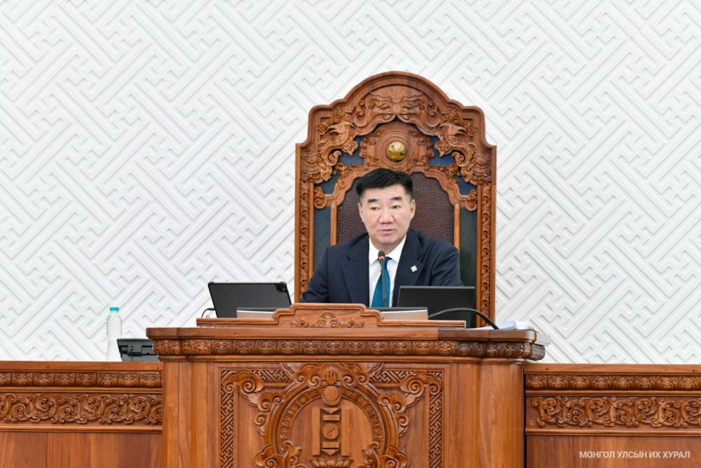 Санхүүгийн хоршооны тухай, Монгол Улсын Их Хурлын тухай хуульд өөрчлөлт оруулах тухай хуулийн төслүүдийг анхны хэлэлцүүлэгт шилжүүлэв