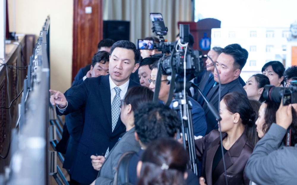 Багш, ажилтнуудын цалингийн асуудлыг Засгийн газрын ирэх долоо хоногийн хуралдаанаар шийдвэрлүүлэхийг үүрэг болголоо