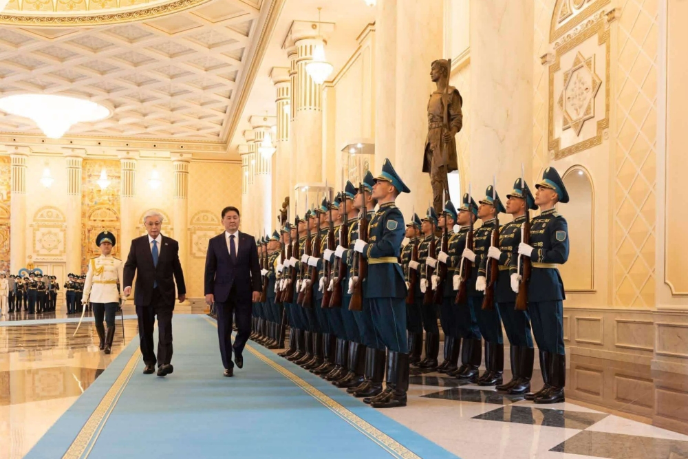 Ерөнхийлөгч У.Хүрэлсүхийг Казахстан Улсын Ерөнхийлөгч К.Токаев албан ёсоор угтаж авлаа