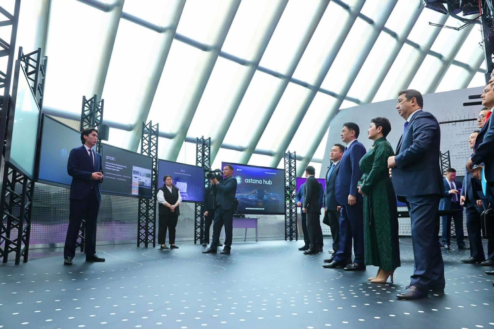 Казахстан Улс 2029 он гэхэд бүс нутгийн цахим зангилаа төв болно