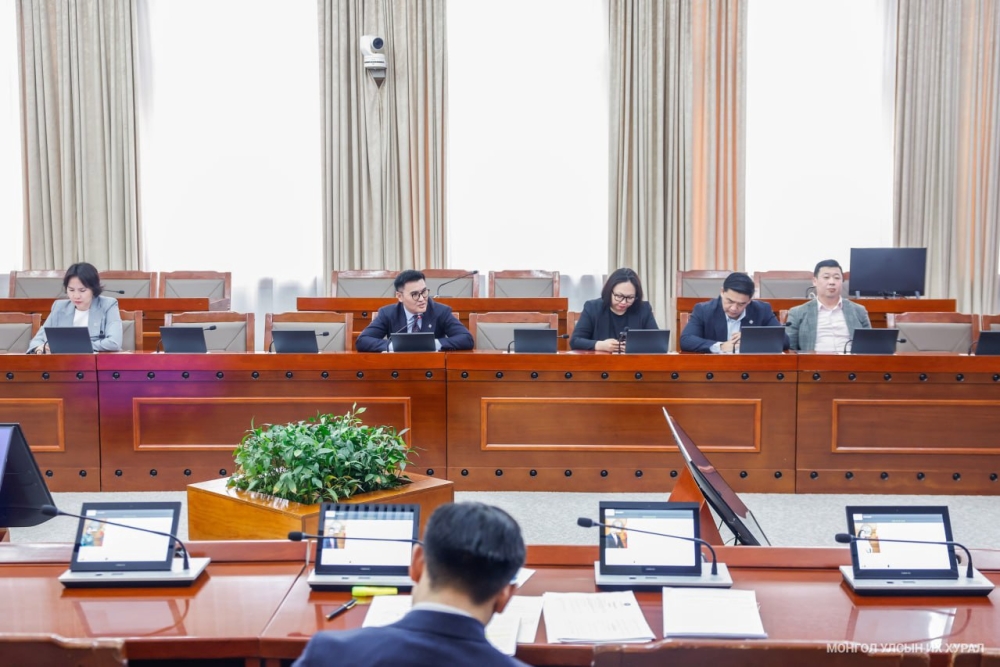 Мэргэжлийн нэгдсэн холбооны эрх зүйн байдлын тухай хуульд өөрчлөлт оруулах тухай хуулийн төслийн анхны хэлэлцүүлгийг хийв