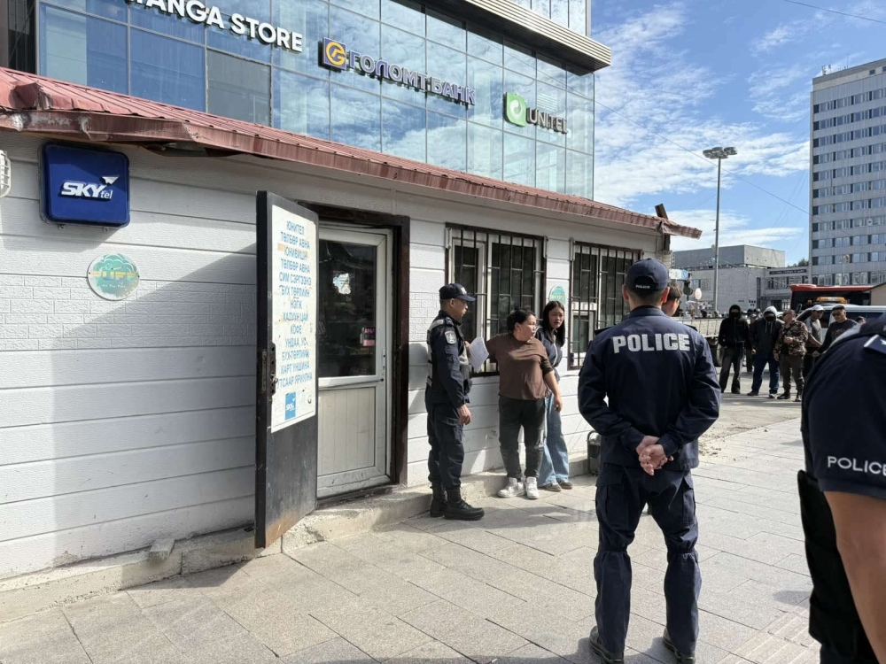 Чингэлтэй дүүрэгт зургаан байршилд зөвшөөрөлгүй ТҮЦ дахин байрлуулсан учраас нүүлгэн шилжүүлж байна