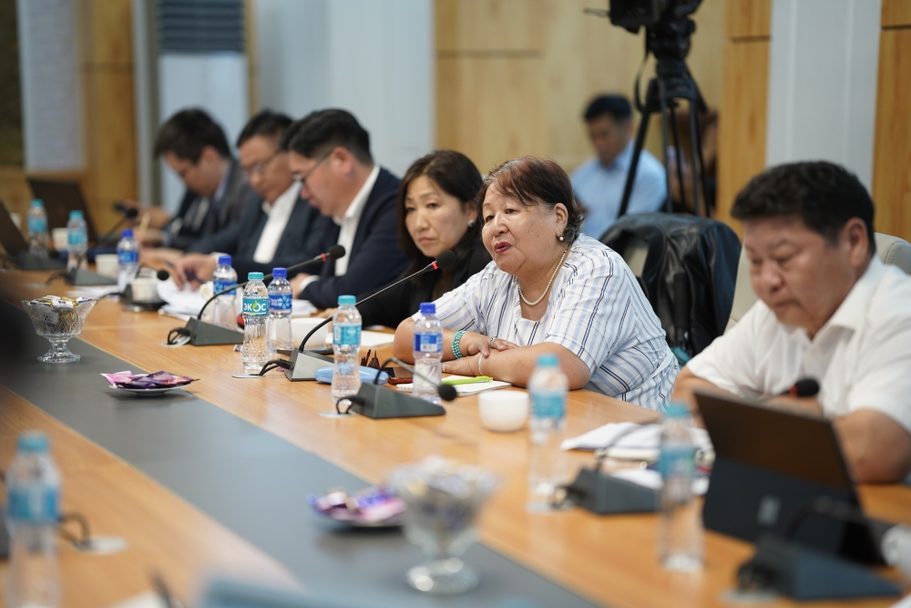 ХОТ БАЙГУУЛАЛТ, БАРИЛГА, ОРОН СУУЦЖУУЛАЛТЫН САЙДЫН БАГЦЫН 2026 ОНЫ ТӨСВИЙН ТӨСӨЛД ОЛОН НИЙТЭЭС САНАЛ АВАХ ТАНХИМЫН ХЭЛЭЛЦҮҮЛЭГ БОЛЛОО