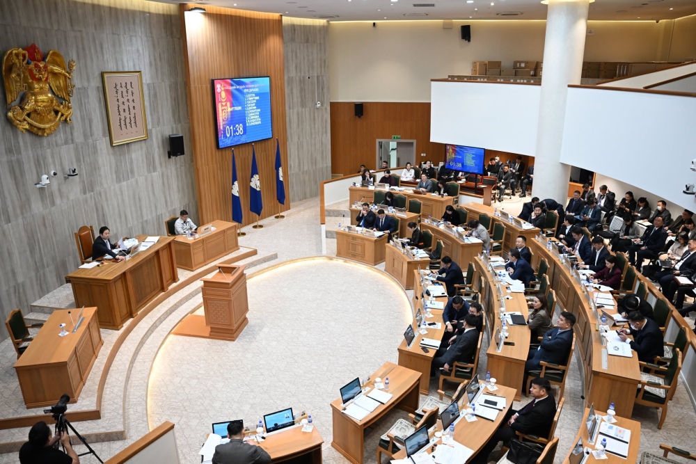 НИТХ-ын ээлжит бус VIII хуралдаанд нийслэлийн агаарын бохирдлыг бууруулах чиглэлээр хэрэгжүүлж буй ажил, арга хэмжээний талаар танилцууллаа