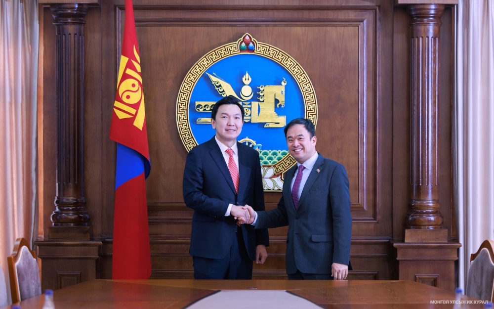 Монгол Улсын Их Хурлын дарга Н.Учрал Австралийн Холбооны Улсаас Монгол Улсад суугаа Элчин сайд Лео Зенгийг хүлээн авч уулзлаа