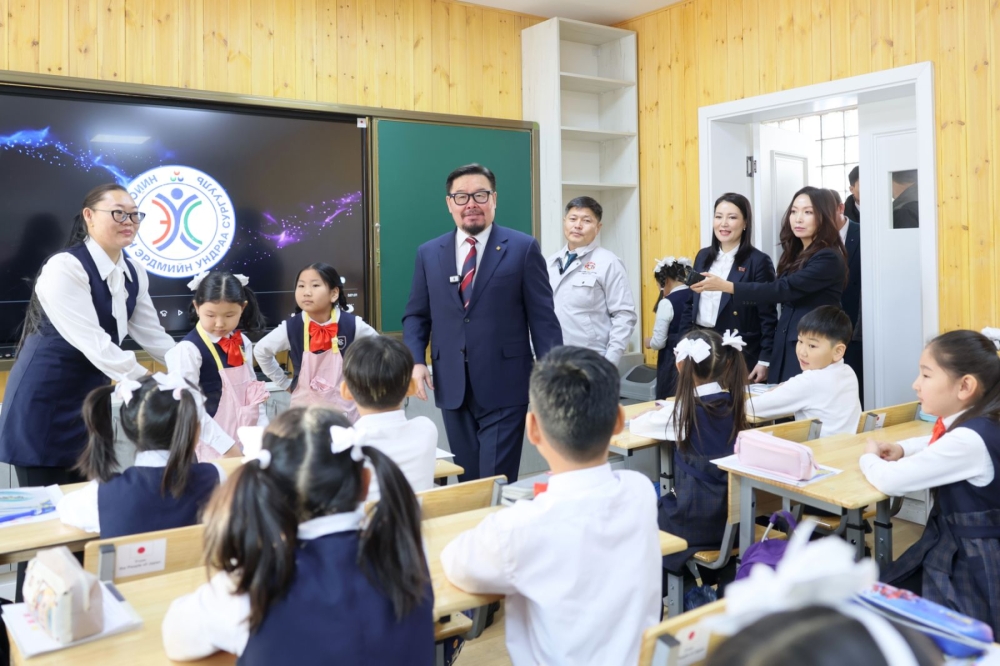 Нийслэлийн сургуулиудын 1-5 дугаар ангийн сурагчид “Сүүн дархлаа” хөтөлбөрт хамрагдаж эхэллээ