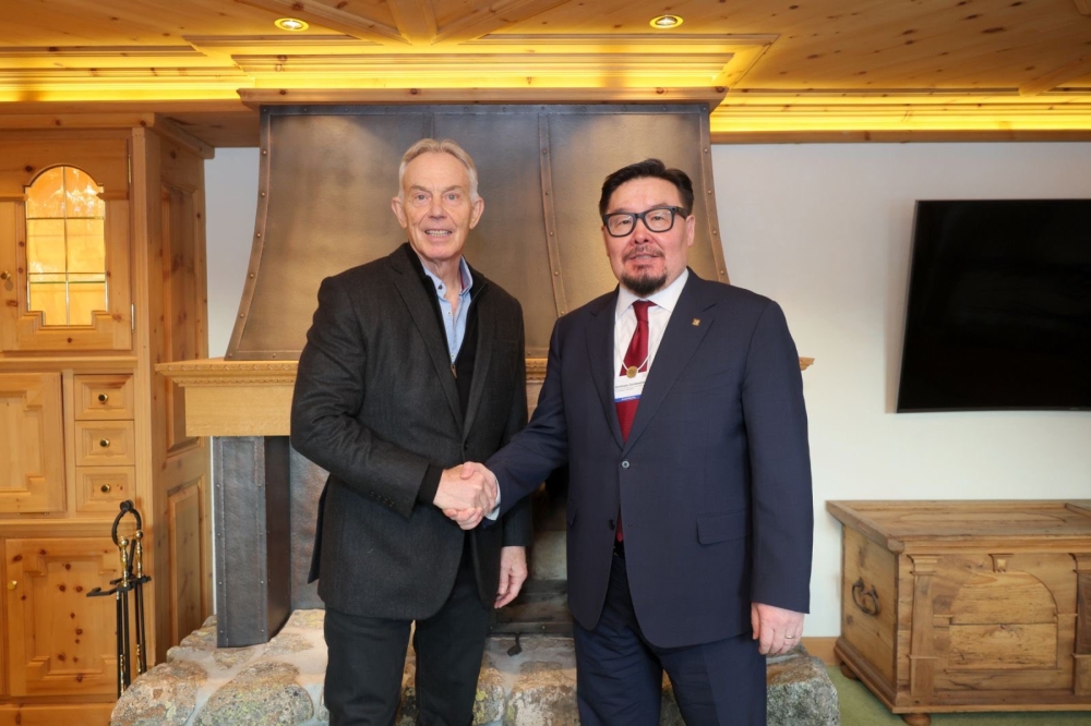 МОНГОЛ УЛСЫН ЕРӨНХИЙ САЙД Г.ЗАНДАНШАТАР, БРИТАНИЙН ЕРӨНХИЙ САЙД АСАН ТОНИ БЛЭЙР НАР ДАВОСТ УУЛЗАВ