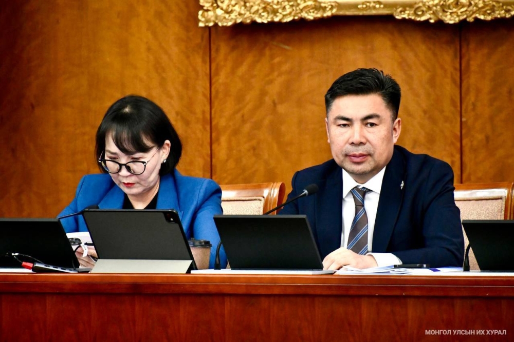 “Улсын төсвийн хөрөнгө оруулалтаар төсөл, арга хэмжээг санхүүжүүлэх талаар авч хэрэгжүүлэх зарим арга хэмжээний тухай” тогтоолын төслийн анхны хэлэлцүүлгийг хийлээ