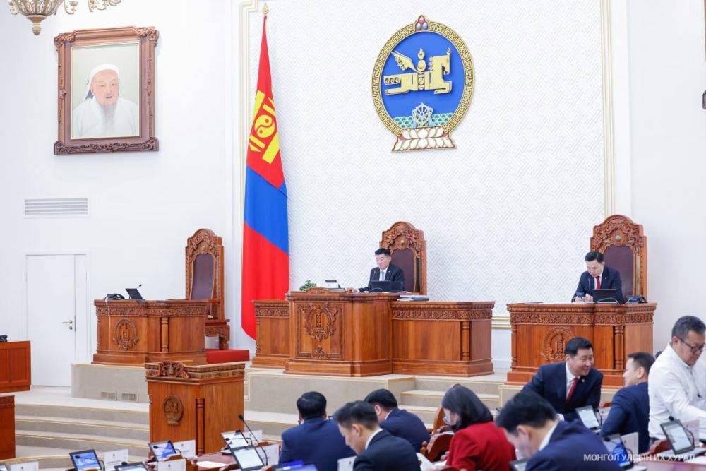 Чуулганы нэгдсэн хуралдаанаар Бизнесийн эрх чөлөөний тухай хуулийн төслийг хэлэлцэж эхэллээ