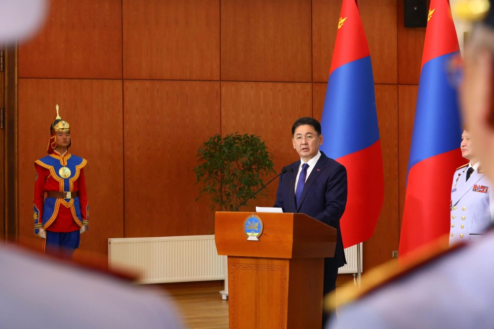 Шилдэг сонсогч, сурагчид шагнал гардууллаа