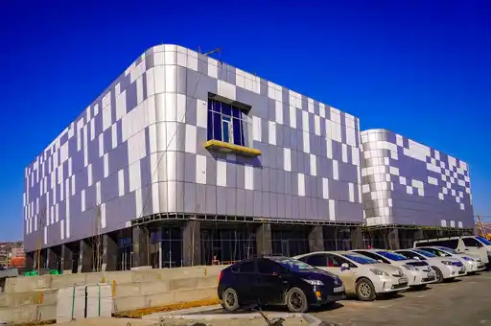 Сүхбаатар дүүргийн 13 дугаар хороонд спорт цогцолбор бүхий цэцэрлэгт хүрээлэнгийн барилга угсралтын ажил 80 хувьтай үргэлжилж байна