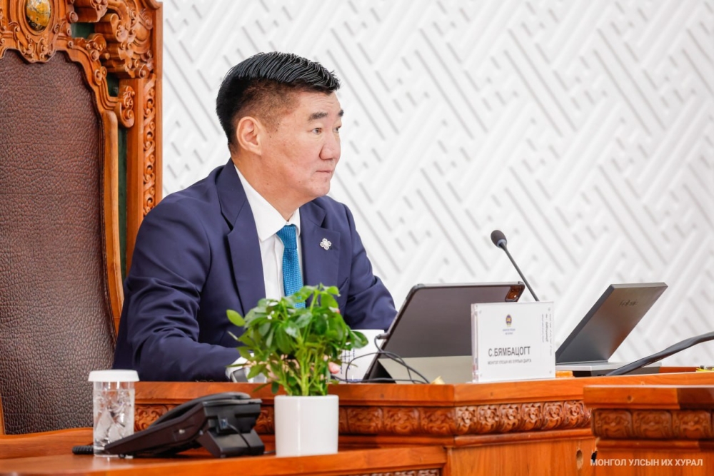 Эрхтэн, эд, эс шилжүүлэн суулгах тухай хуулийн төсөлтэй холбогдуулан боловсруулсан хууль тогтоолын төслүүдийг эцэслэн батлах бэлтгэл хангуулахаар шилжүүлэв