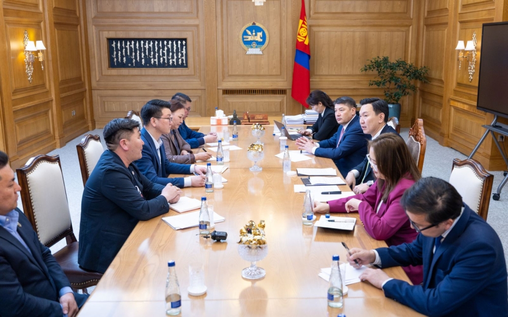 Улсын төсвийн төслийг боловсруулахад Үйлдвэрчний эвлэлийн санал, байр суурийг тусгаж ажиллахыг Засгийн газрын гишүүдэд үүрэг болгов