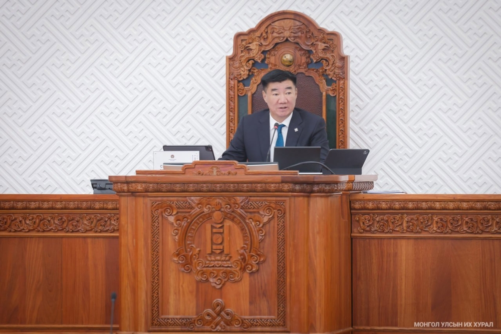 Шинжлэх ухаан, технологийн тухай хуульд нэмэлт, өөрчлөлт оруулах тухай хууль, эрүү шүүлтийн хохирогчдод дэмжлэг үзүүлж, хүний эрхийг хамгаалах тогтоолыг УИХ баталлаа