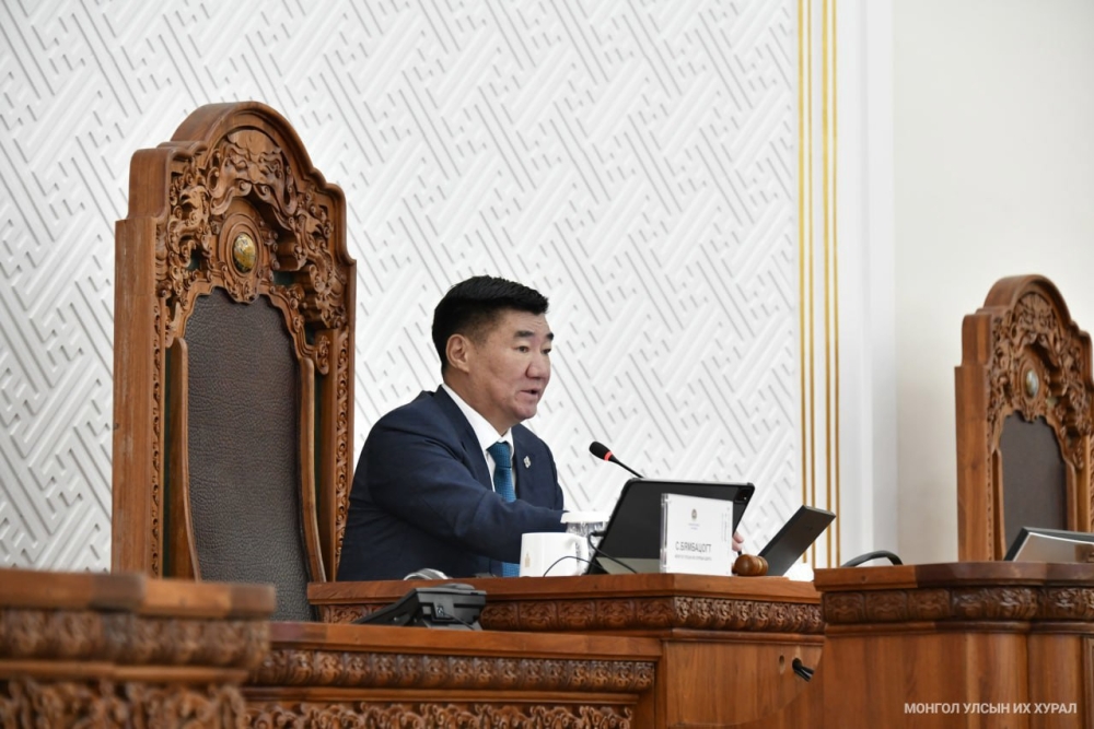 Эрхтэн, эд, эс шилжүүлэн суулгах тухай хуулийн төсөл болон хамт өргөн мэдүүлсэн хуулийн төслүүдийг эцэслэн батлах бэлтгэл хангуулахаар шилжүүллээ