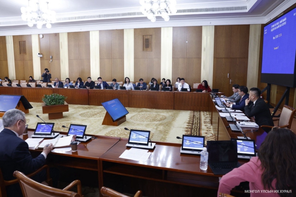 Эрхтэн, эд, эс шилжүүлэн суулгах тухай хуулийн төсөлтэй холбогдуулан боловсруулсан хууль, тогтоолын төслүүдийг хэлэлцэв