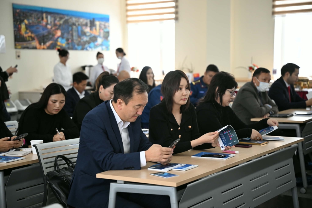 Их, дээд сургууль, коллежид суралцагчдын 60.9 хувь нь эмэгтэйчүүд, 39.1 хувь нь эрэгтэйчүүд байна