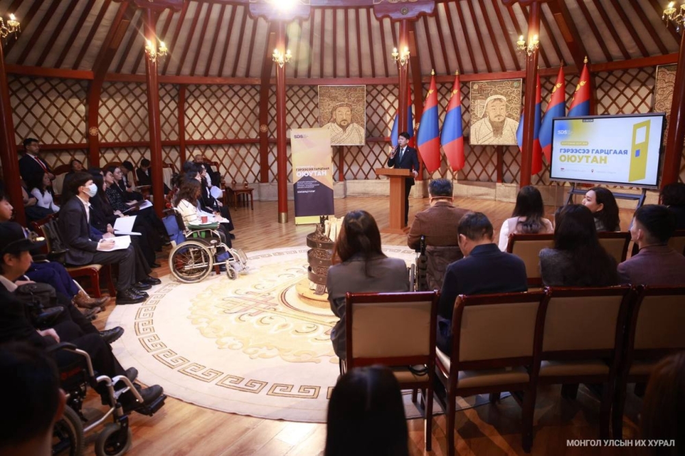 “Гэрээсээ гарцгаая-Оюутан” хэлэлцүүлэгт оролцогчид “Хүртээмж” клуб байгуулахаар боллоо