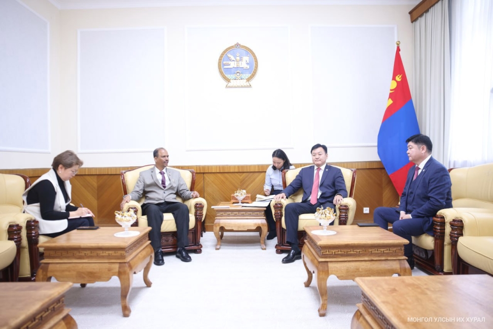 Монгол-Энэтхэгийн парламентын бүлгийн дарга, гишүүд Элчин сайд Атул Малхари Готсурвег урьж уулзлаа