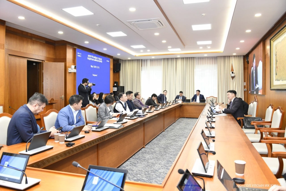 Монгол Улсыг ирэх таван жилд хөгжүүлэх үндсэн чиглэлийн төслийн анхны хэлэлцүүлгийг явууллаа