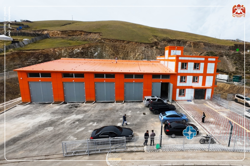 Чингэлтэй дүүрэгт онцгой байдлын хэлтсийн салбар ангийн барилгын ажлыг улсын комисст хүлээлгэн өглөө