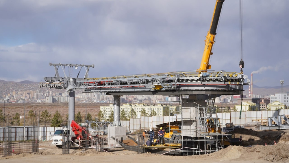 Дүүжин замын тээвэр төслийн Яармаг дахь буудлын эргэлтийн зам төмрийг суурилууллаа