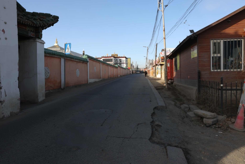 Ч.Төгсдэлгэр: Гандан орчмын 1.7 га газарт жишиг гудамж байгуулна