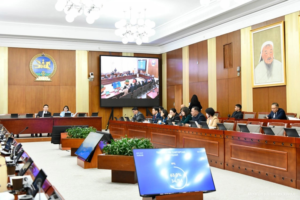 Байнгын хороодын хамтарсан хуралдаанаар 2026 оны төсвийн хүрээний мэдэгдэл, 2027-2028 оны төсвийн төсөөллийн тухай хуульд өөрчлөлт оруулах тухай хуулийн төслийг хэлэлцэв