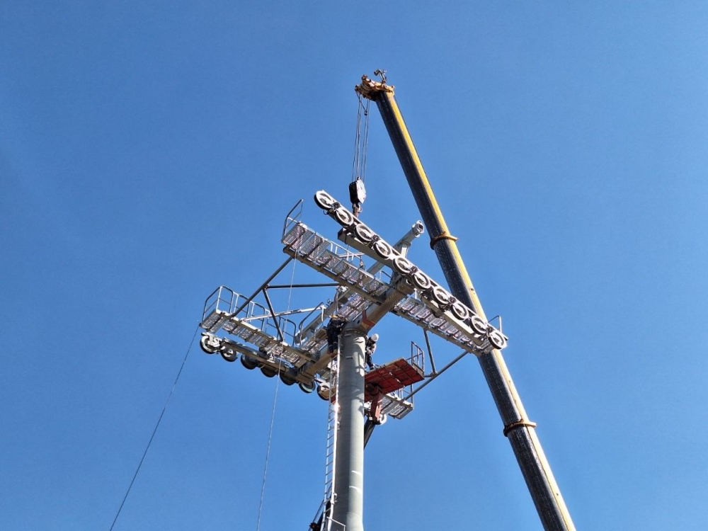 Дүүжин замын тээвэр төслийн тав дахь тулгуур баганыг суурилууллаа