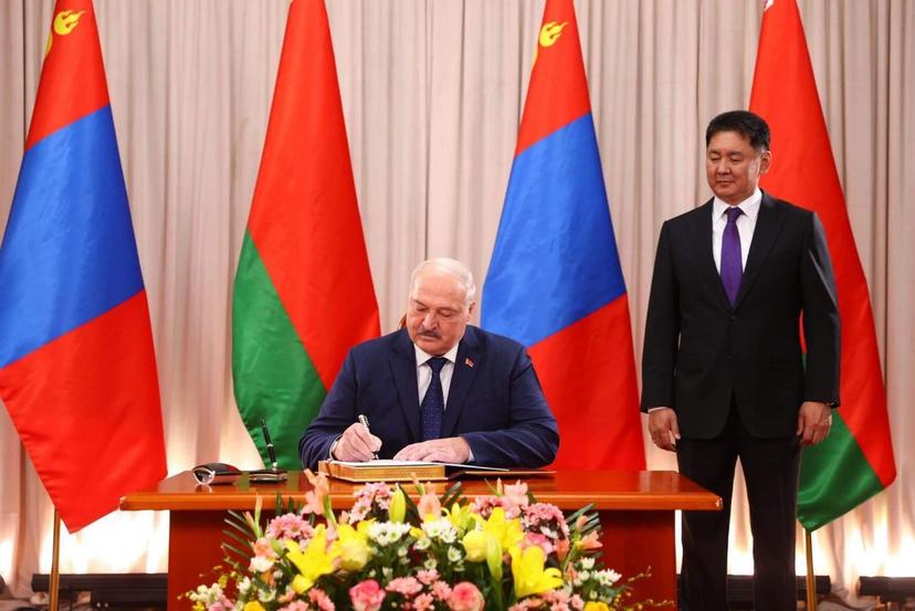 Монгол Улсын Ерөнхийлөгч У.Хүрэлсүх, БНБУ-ын Ерөнхийлөгч А.Г.Лукашенко нар албан ёсны хэлэлцээ хийлээ