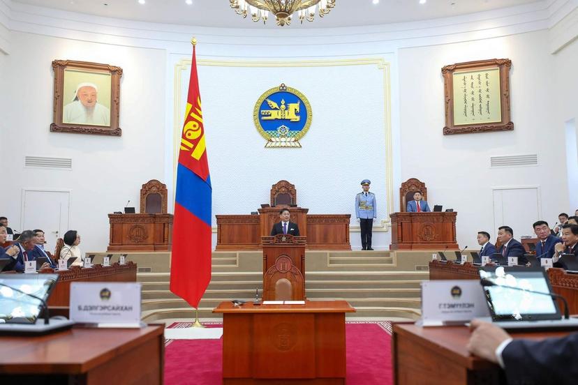 Монгол Улсын Ерөнхийлөгч ес дэх удаагийн сонгуулиар байгуулагдсан Улсын Их Хурлын анхдугаар чуулганыг нээж үг хэллээ