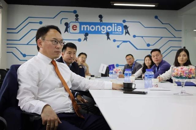 Ц.БААТАРХҮҮ: E-Mongolia -Д БАЙГАА ТӨРИЙН ЗАРИМ ҮЙЛЧИЛГЭЭГ ХУВИЙН ХЭВШИЛД ШИЛЖҮҮЛНЭ. ТӨРИЙН ЦАХИМ ҮЙЛЧИЛГЭЭНИЙ ТООНД БИШ ЧАНАРТ АНХААРНА