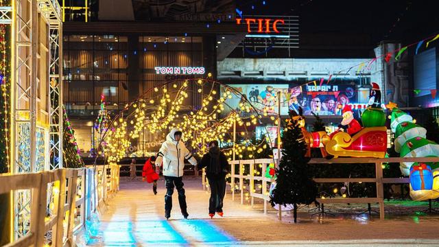 Тусгаар тогтнолын талбайд шинэ оны баярын хөтөлбөр тогтмол зохион байгуулж байна