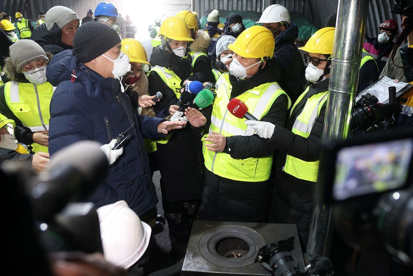 Гэр хорооллын 50 мянган өрхийг хийн түлшинд шилжүүлж, 32 мянган айлын стандартын шаардлага хангахгүй байгаа зуухыг шинэчилнэ