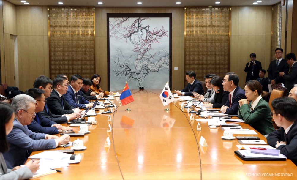БНСУ-ын Үндэсний Ассамблейн дэд дарга Жү Ху Ён УИХ дахь Монгол-БНСУ-ын парламентын бүлгийн дарга Б.Бат-Эрдэнэ тэргүүтэй төлөөлөгчдийг хүлээн авч уулзлаа