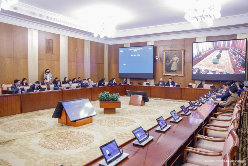 Түгээмэл тархацтай ашигт малтмалын тухай хуульд нэмэлт, өөрчлөлт оруулах тухай хуулийн төслийг хэлэлцэхийг дэмжив