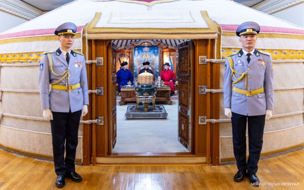 Төрийн хан хуурыг эгшиглүүлсэн Монгол Төрийн золголт болов