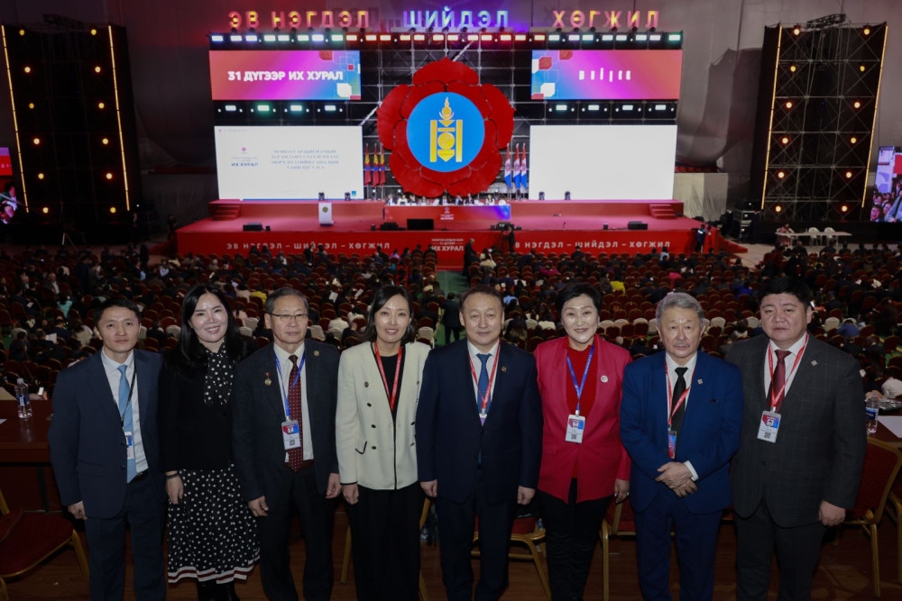 Их хурлын редакцын комиссыг Д.Тогтохсүрэн ахлан ажиллаж байна